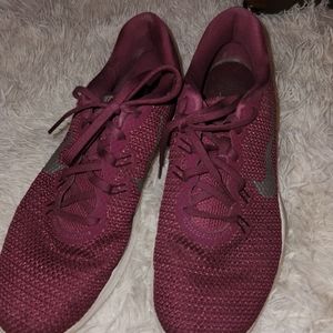 Womens Nike tennis shoes